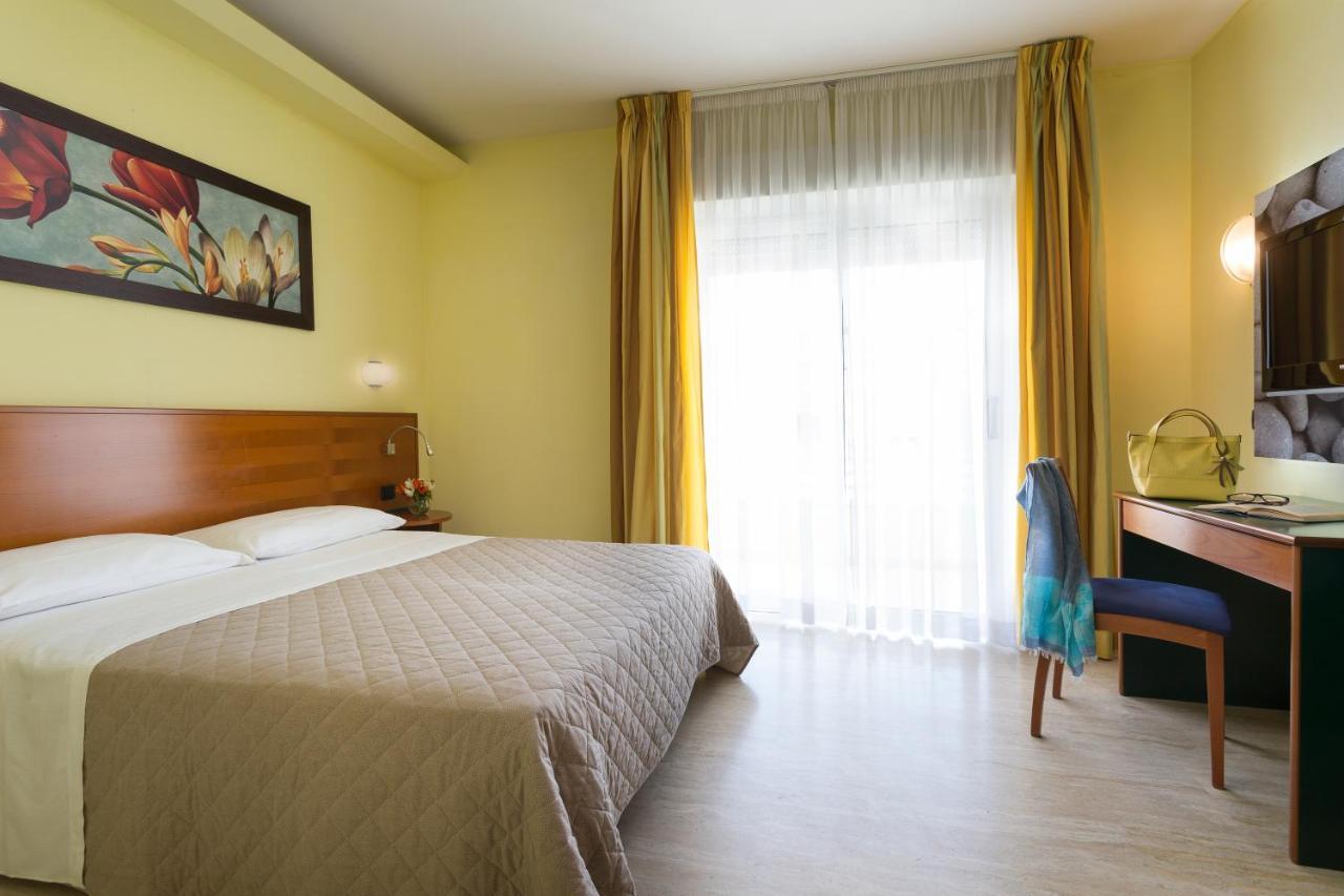 Astoria Suite Hotel Rimini Eksteriør bilde